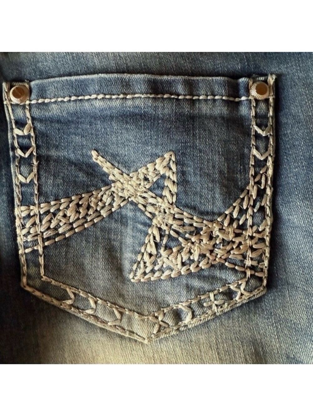 Almost Famous Low Rise Skinny Jeans Size 3 - Picture 5 of 10